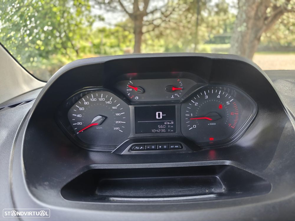 Peugeot PARTNER - 27