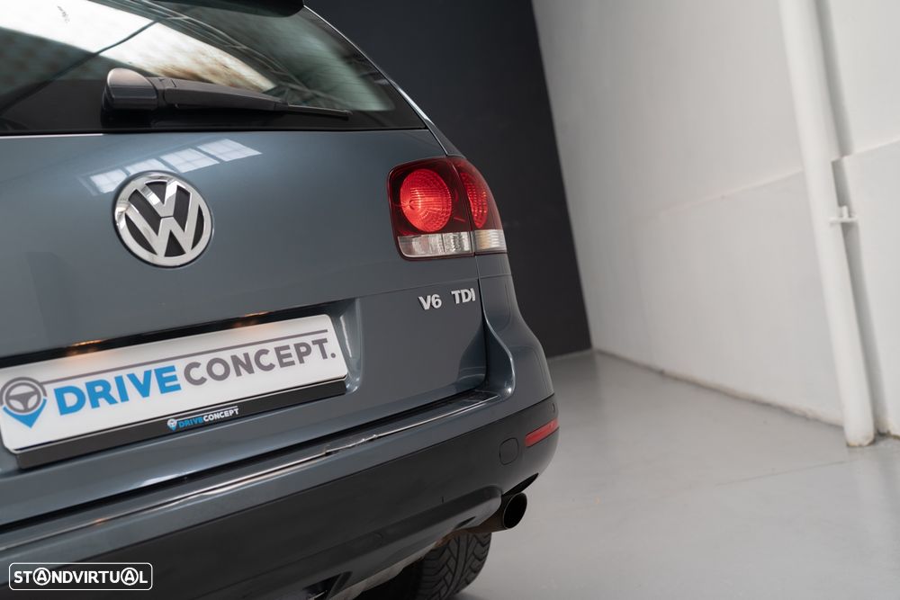 VW Touareg 3.0 TDI V6 Tiptronic - 23