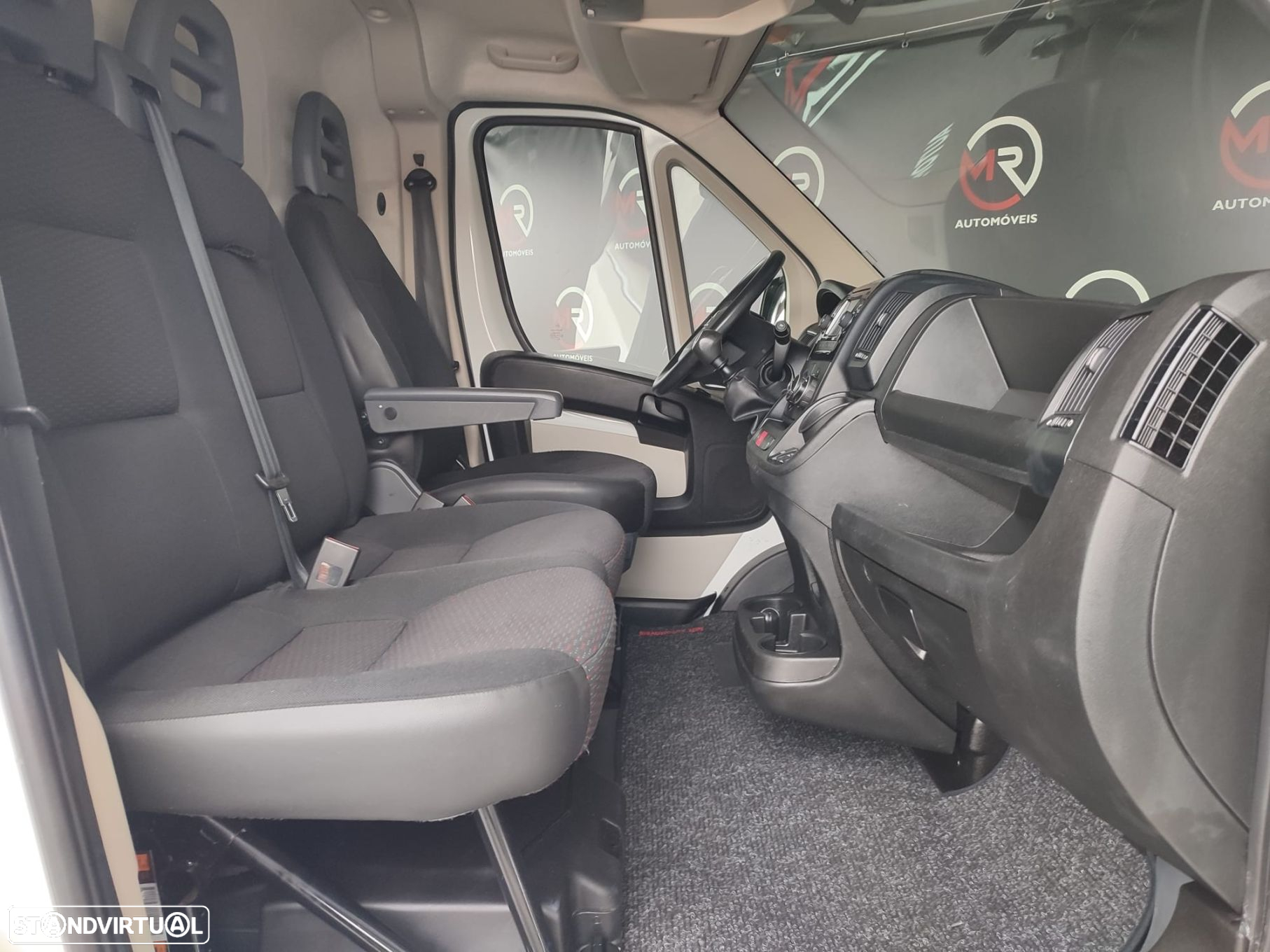 Citroën Jumper 2.0 BlueHDi 35 L2H2 - 28