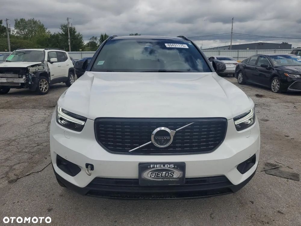 Volvo XC 40 T5 AWD R-Design - 2