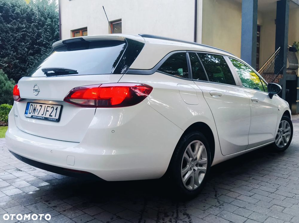 Opel Astra 1.2 T Edition S&S - 9