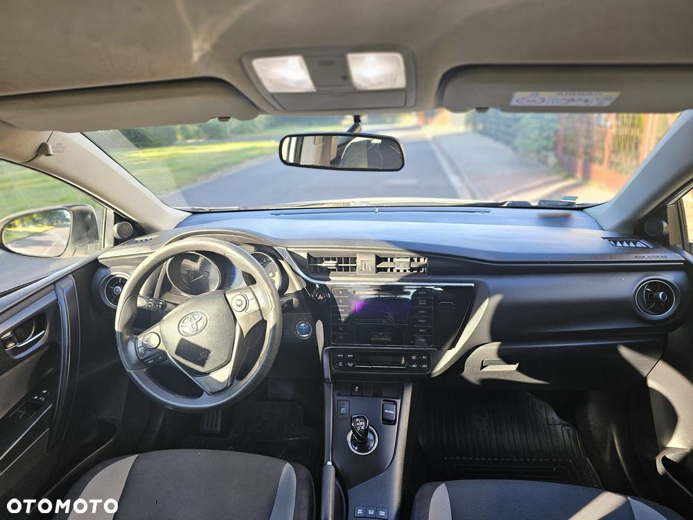 Toyota Auris Hybrid 135 Active - 6