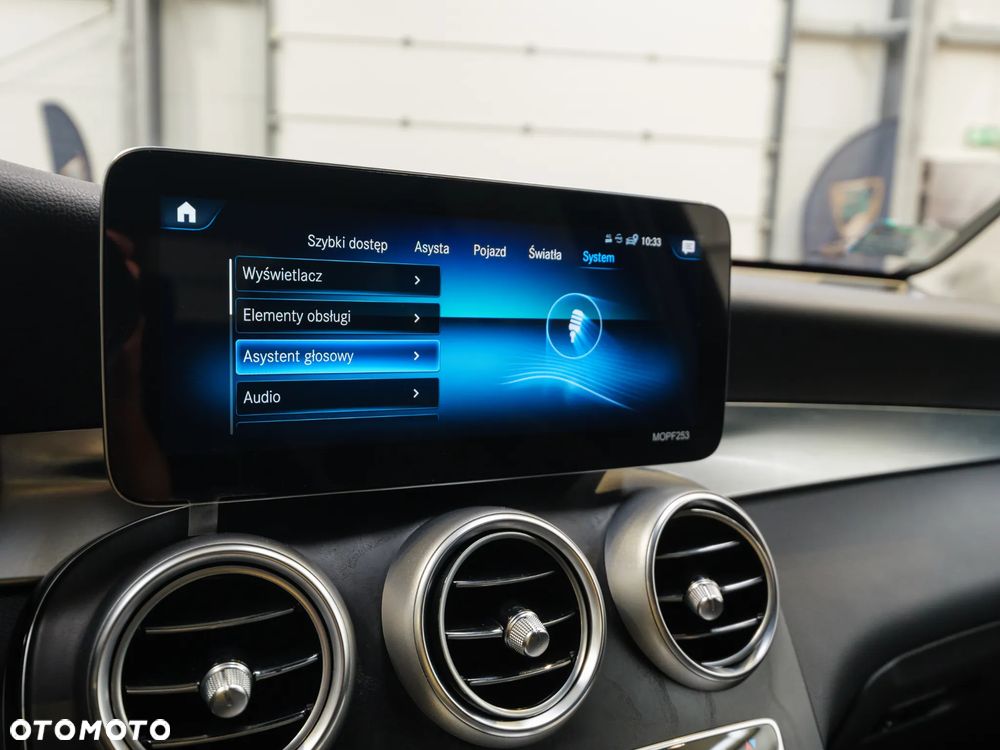 Mercedes-Benz GLC 200 d 4Matic 9G-TRONIC AMG Line - 32