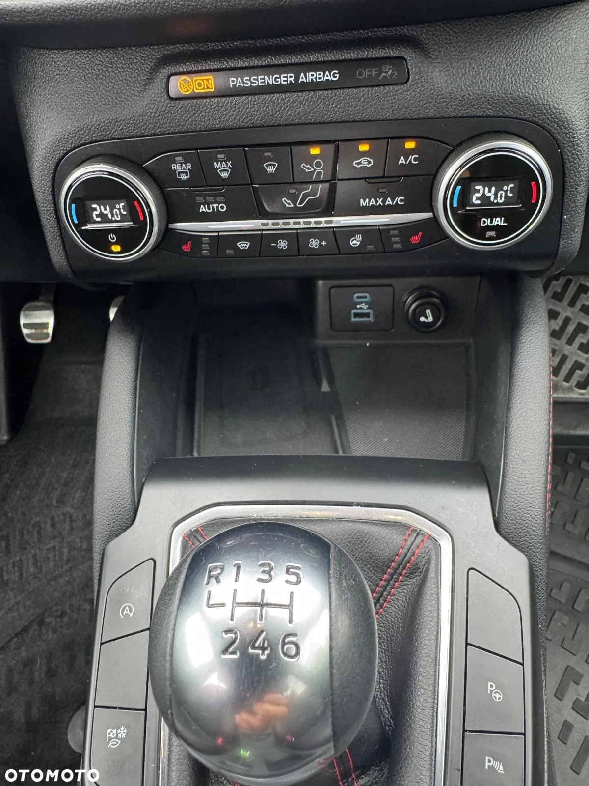 Ford Kuga 2.0 EcoBlue Hybrid ST-LINE - 22