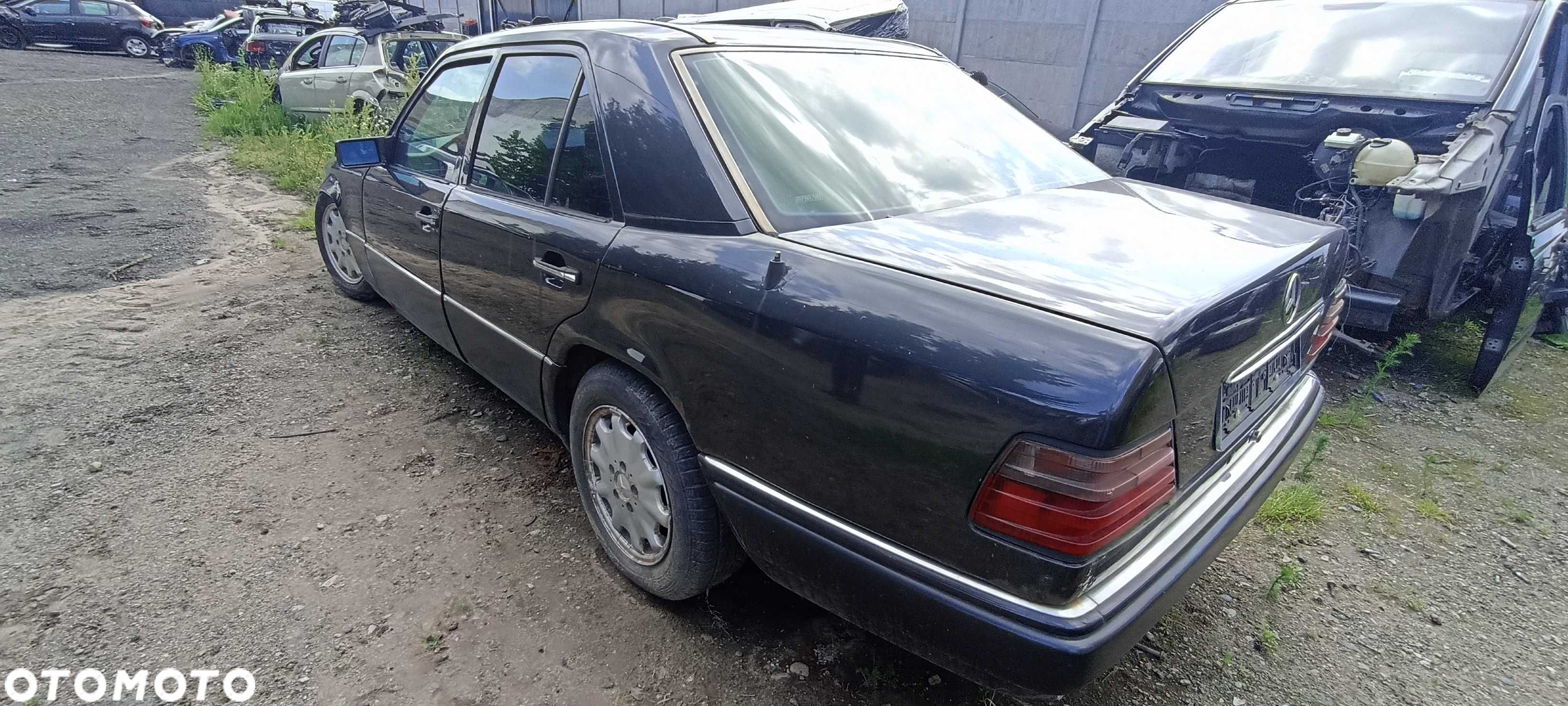 MERCEDES W 124 3.2 B samochód na części - 2