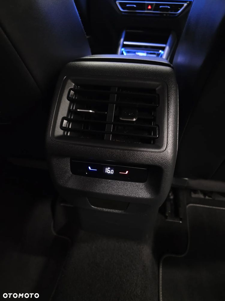 Volkswagen Tiguan 2.0 TDI SCR DSG R-Line - 23