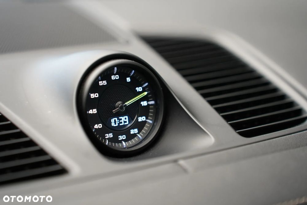 Porsche Cayenne - 16