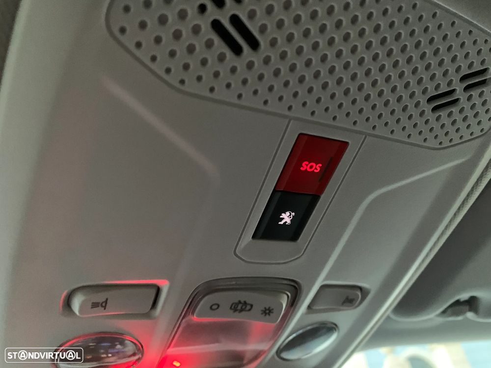 Peugeot 2008 1.5 BlueHDi Allure Pack - 31