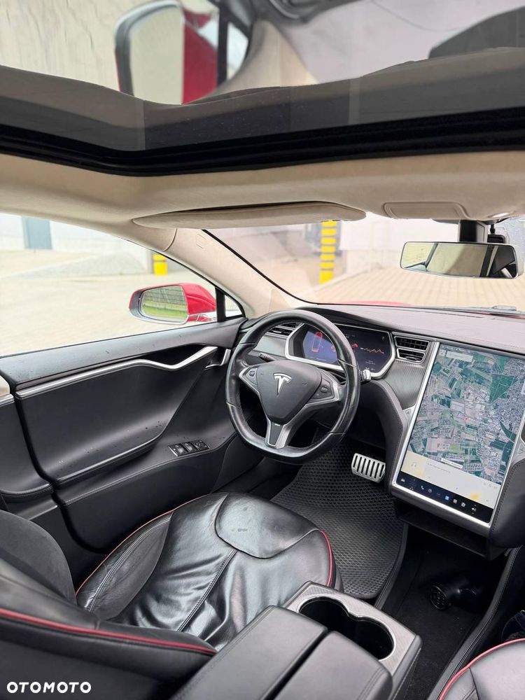 Tesla Model S - 12
