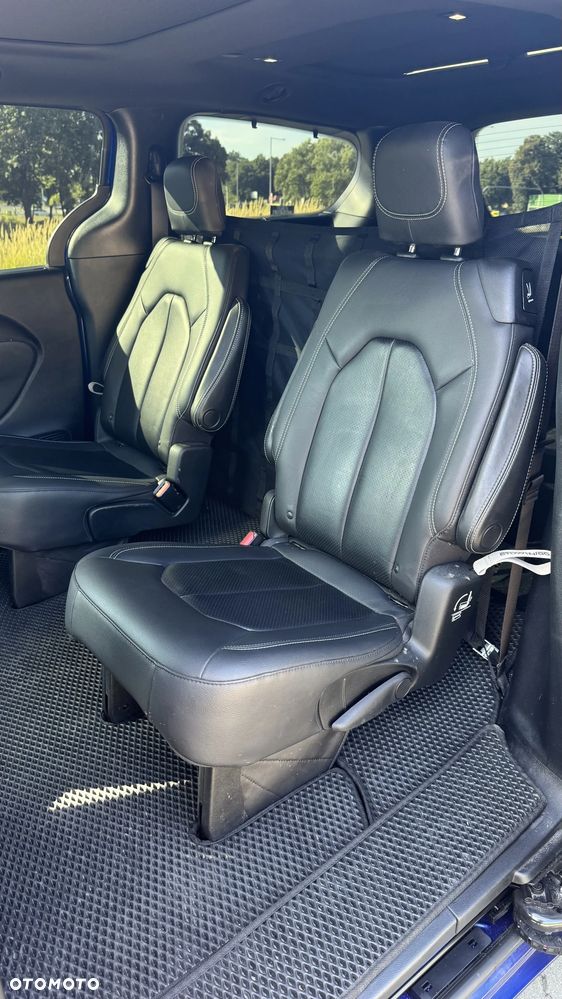 Chrysler Pacifica - 15