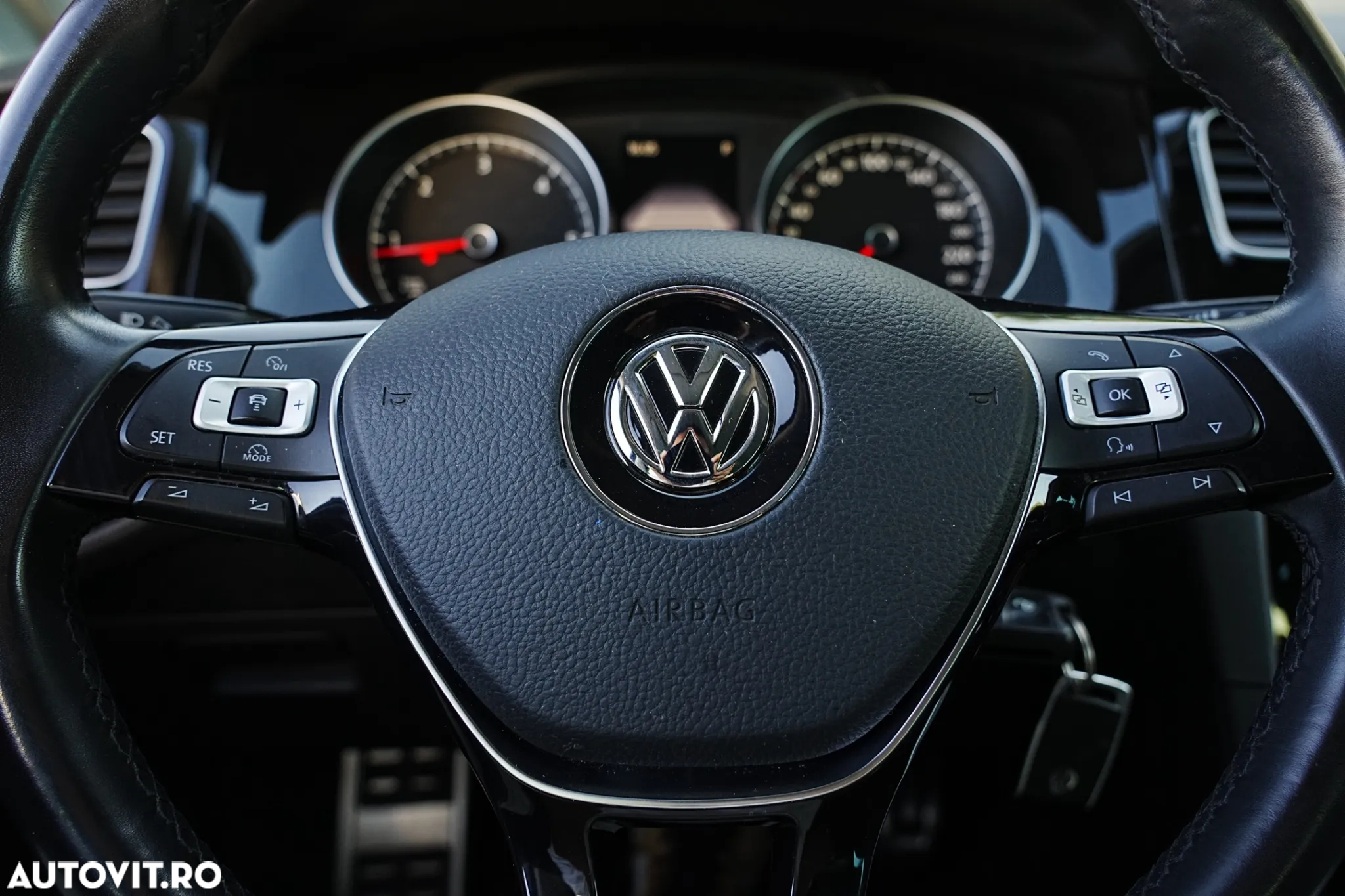 Volkswagen Golf 2.0 TDI (BlueMotion Technology) DSG Comfortline - 11