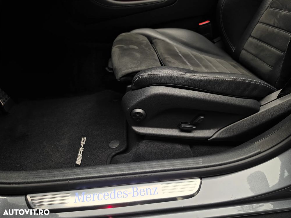 Mercedes-Benz GLC 300 e 4Matic 9G-TRONIC AMG Line Plus - 29