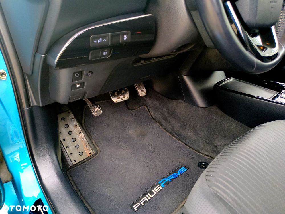 Toyota Prius (Hybrid) Comfort - 13