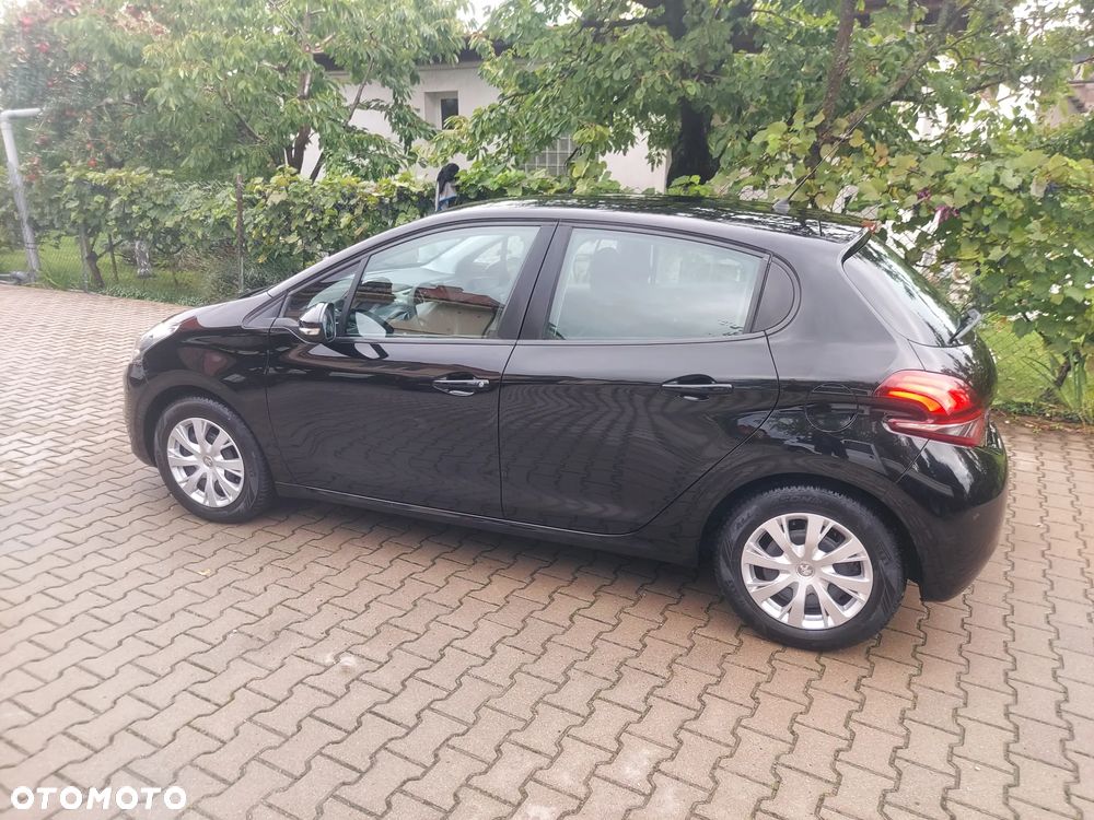Peugeot 208 1.2 PureTech Active - 5