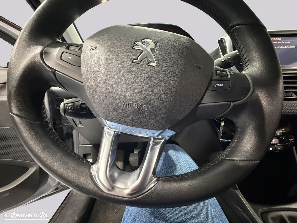 Peugeot 2008 - 22