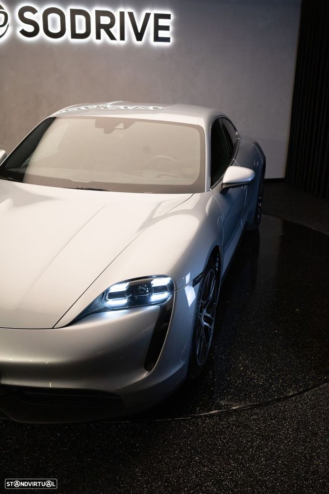 Porsche Taycan 4S Bateria Performance Plus - 18