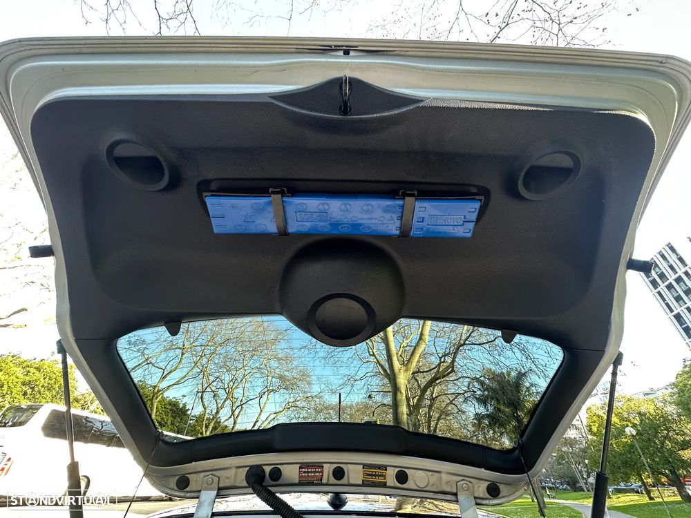 MINI 3 Portas Cooper D - 38