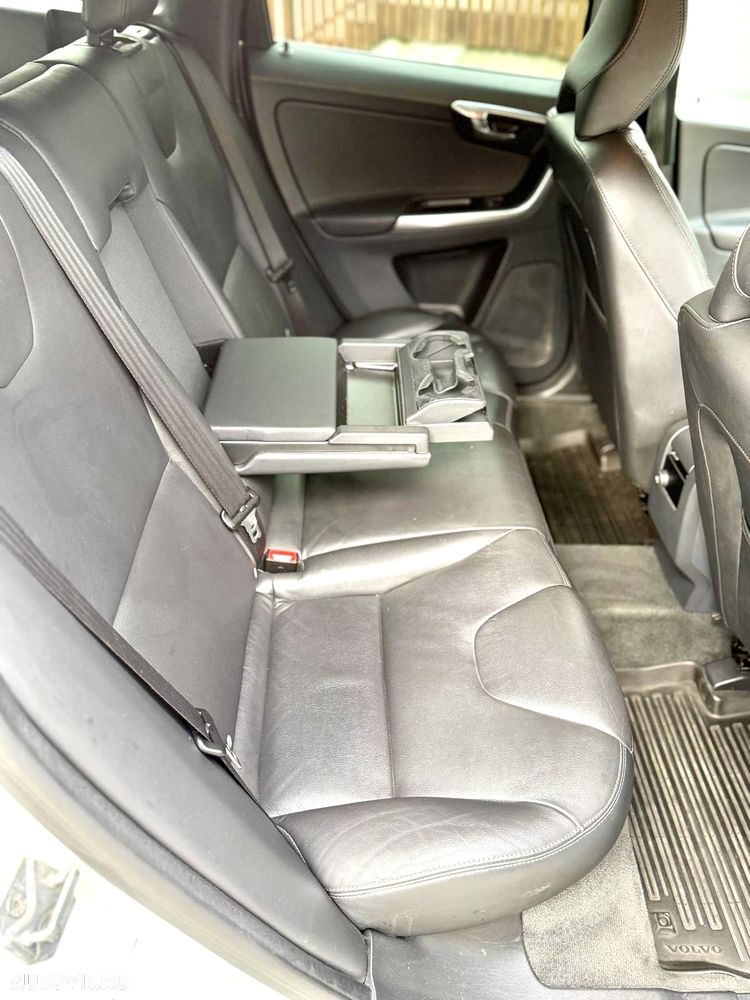 Volvo XC 60 D4 Geartronic Summum - 24