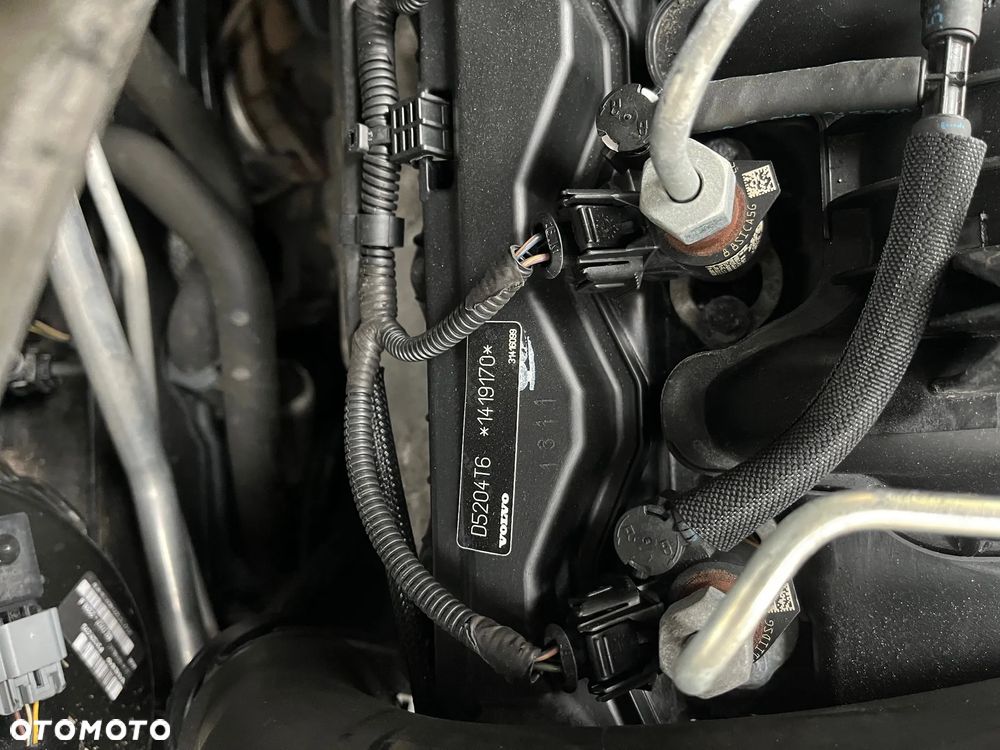 Volvo V40 D3 R Design - 10