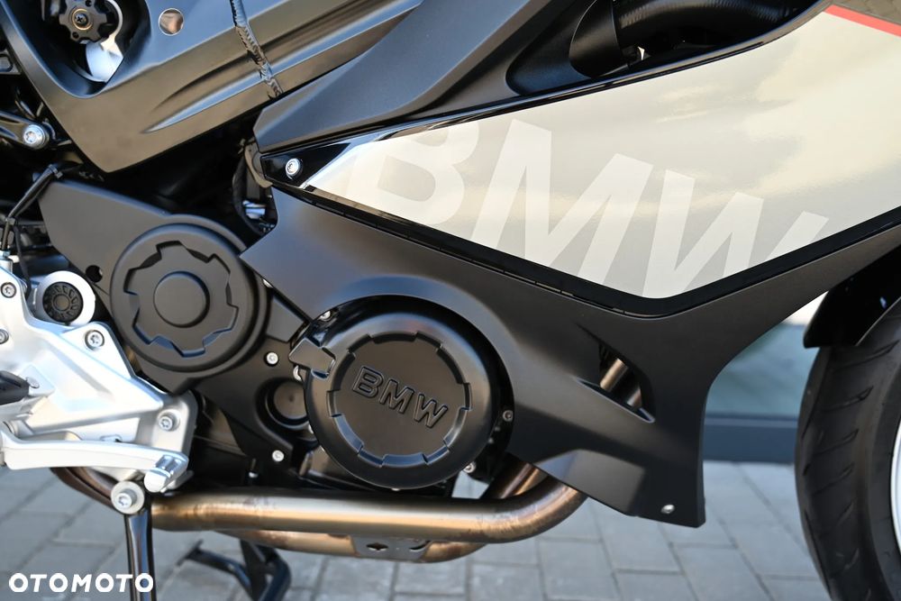 BMW F - 10
