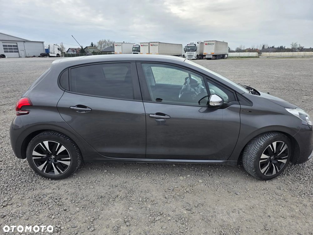 Peugeot 208 PureTech 82 Start & Stop Allure - 17