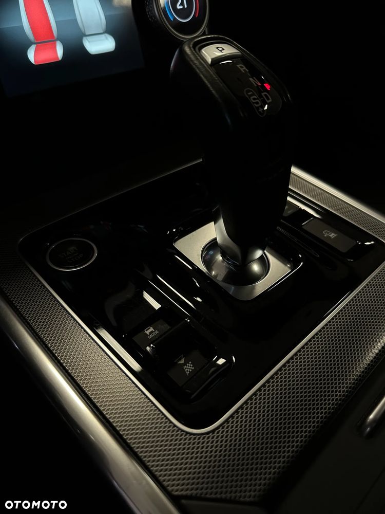 Jaguar XE 2.0 D180 R-Dynamic SE - 20