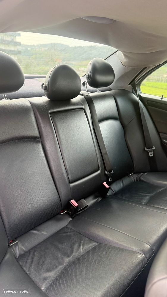 Mercedes-Benz C 320 4Matic Avantgarde - 8