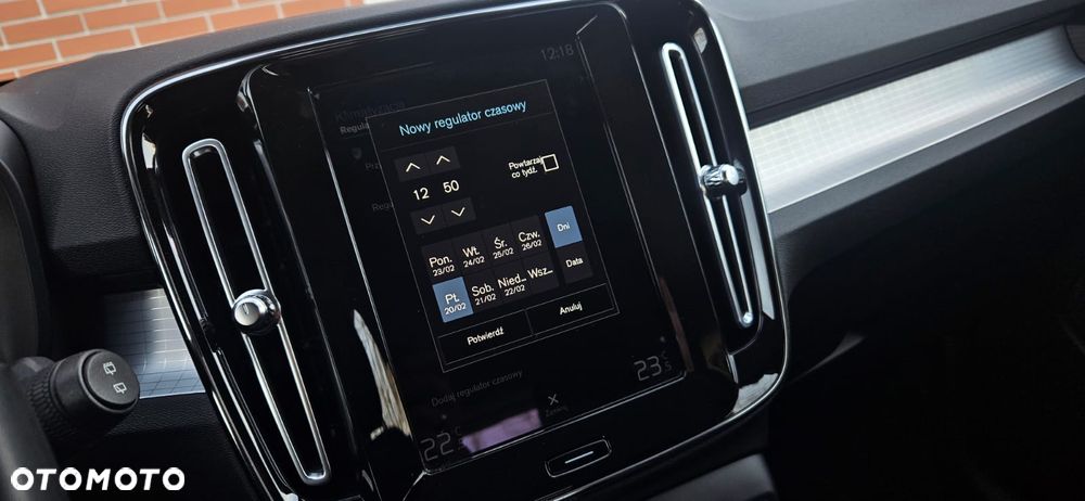 Volvo XC 40 T3 Momentum Pro - 33