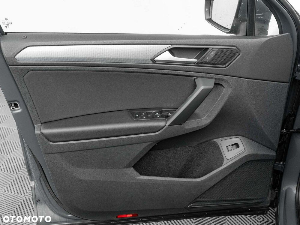 Volkswagen Tiguan - 12