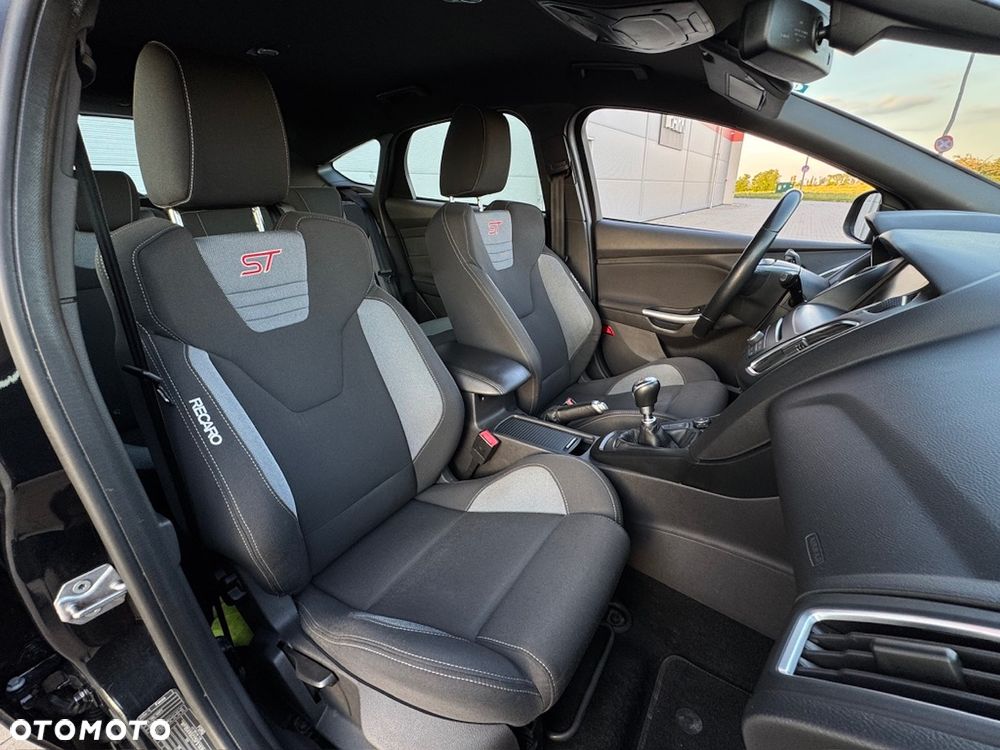 Ford Focus 2.0 TDCi ST - 14
