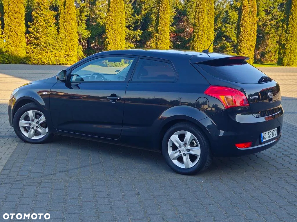 Kia ProCeed - 25