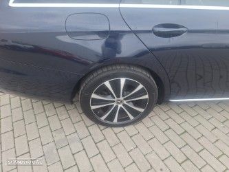 Mercedes-Benz E 300 de Avantgarde 4Matic - 2