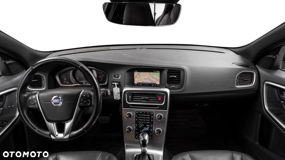 Volvo V60 D4 AWD Geartronic R-Design - 17