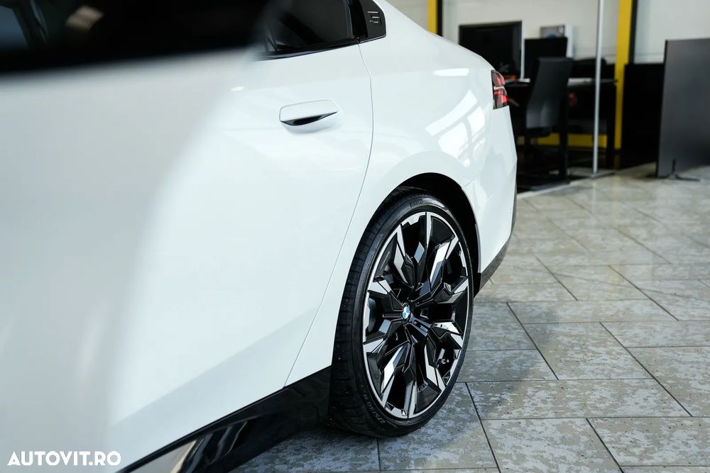 BMW Seria 5 520i Aut. - 15