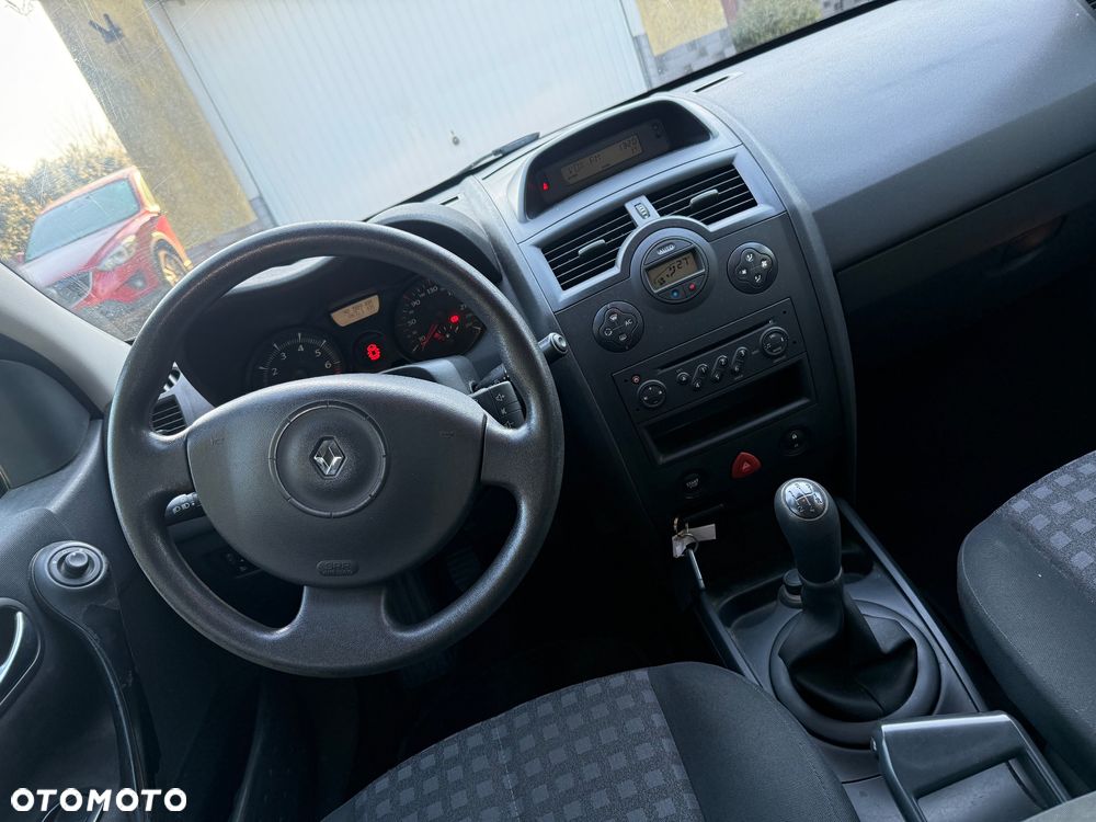 Renault Megane 1.6 Avantage - 21