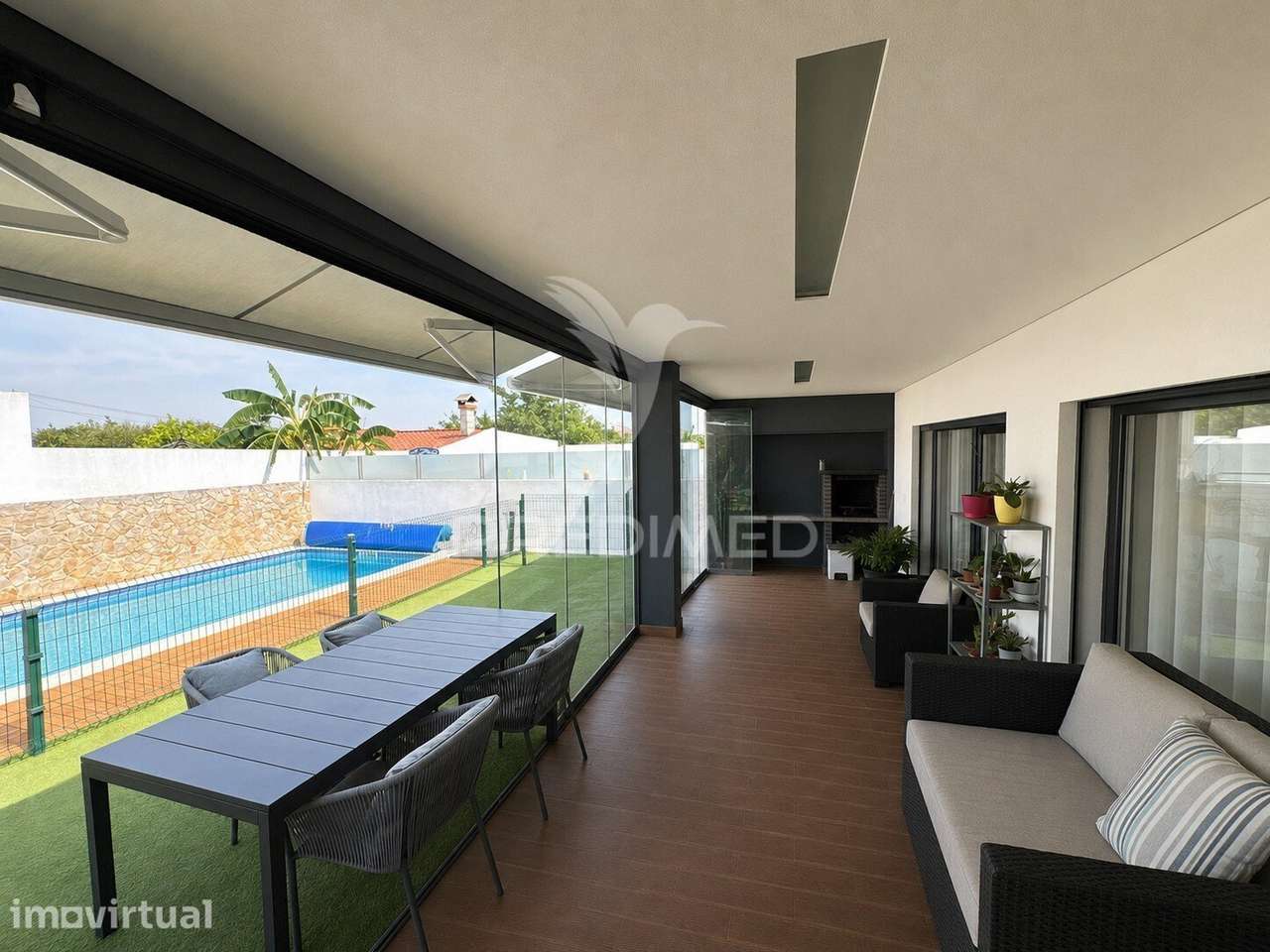 Moradia T4 térrea com piscina de água salgada em Fernão Ferro - Grande imagem: 2/38