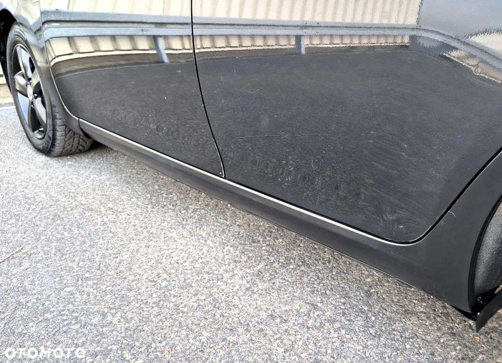 Toyota Auris 2.2 D-4D D-CAT - 11