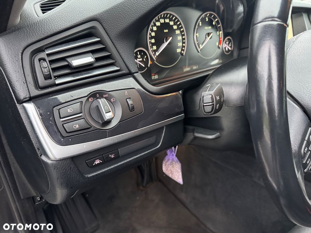 BMW Seria 5 520d xDrive Luxury Line - 23