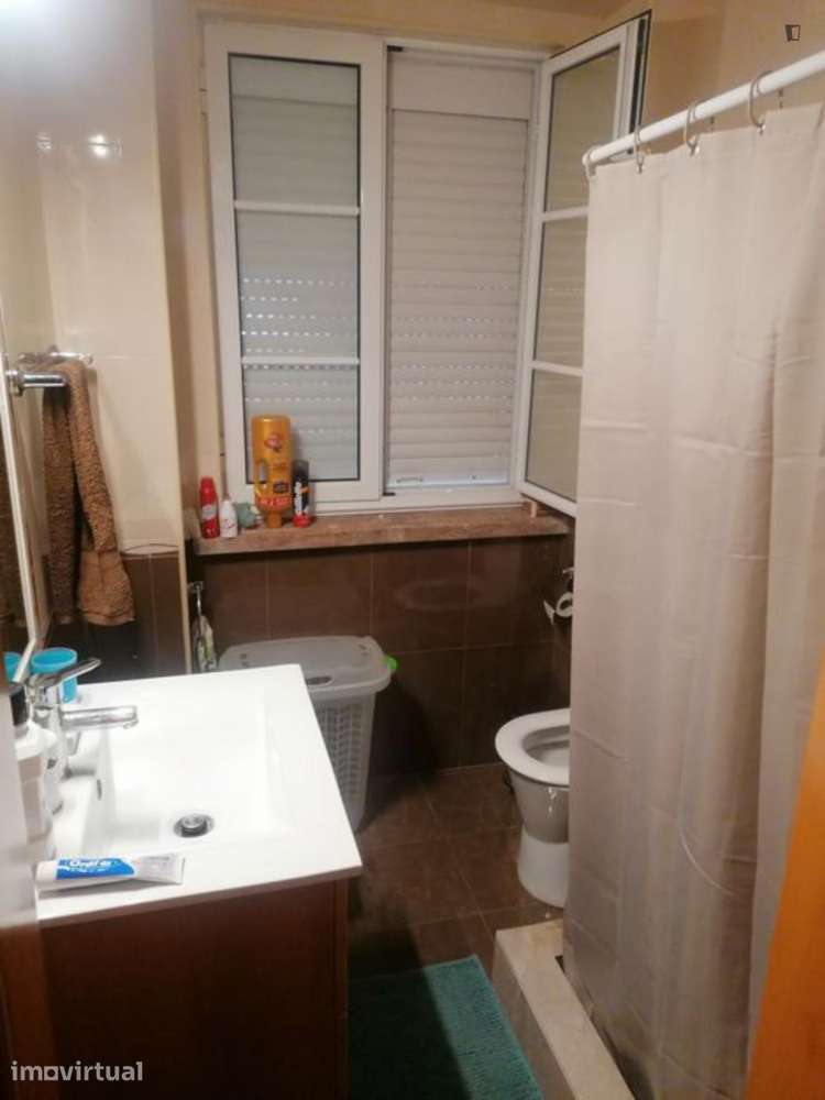 Quarto - localizado em Santa Apolónia Lisbon - Grande imagem: 2/9
