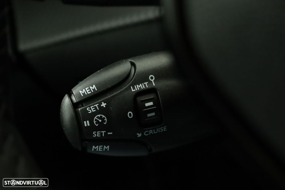 Peugeot e-208 51 kWh Allure - 18