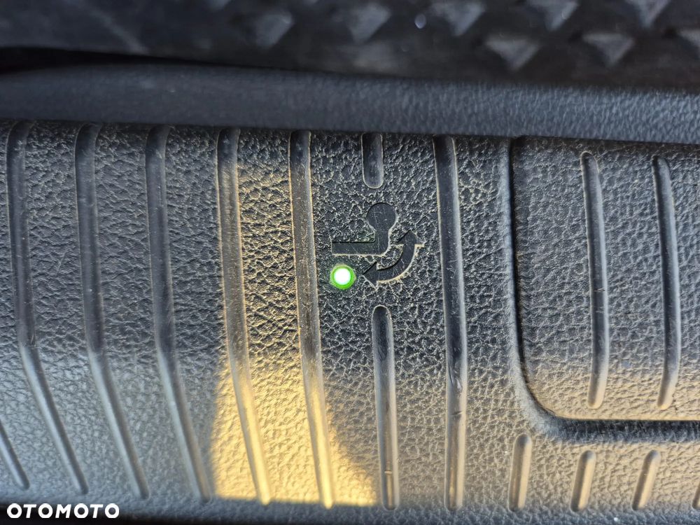 Volkswagen Golf Sportsvan 1.6 TDI BlueMotion Technology Comfortline - 28