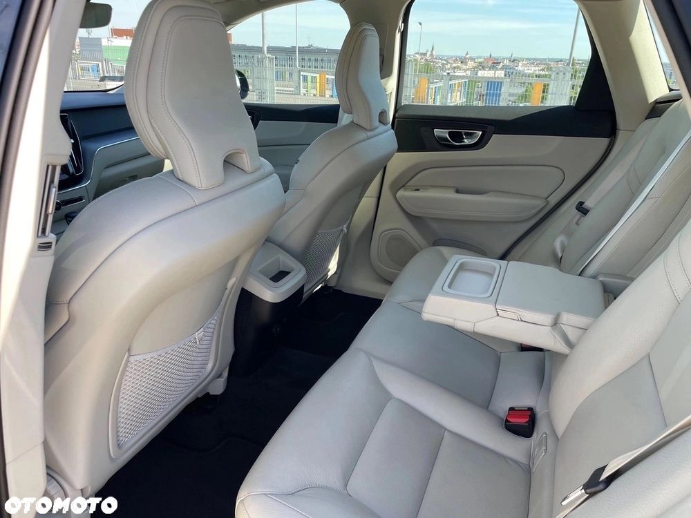 Volvo XC 60 B5 D AWD Inscription - 24
