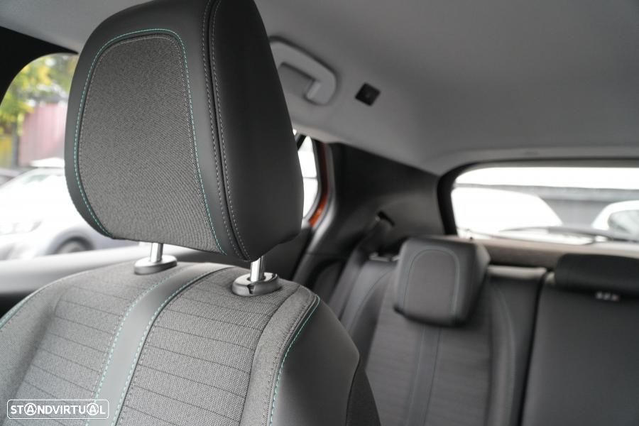 Peugeot 2008 1.2 PureTech Allure - 12