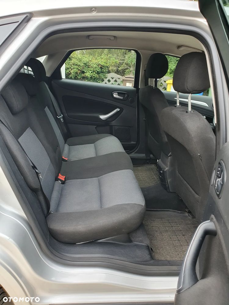 Ford Mondeo 1.8 TDCi Ambiente - 10