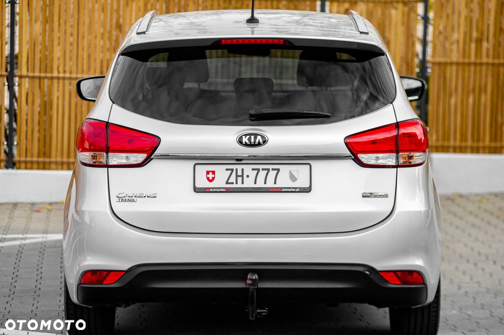 Kia Carens - 17