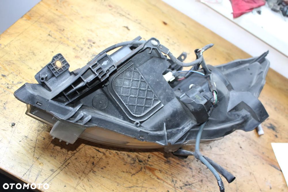 LAMPA LEWA LUB PRAWA PRZÓD TOYOTA AURIS I LIFT ANGLIA - 11