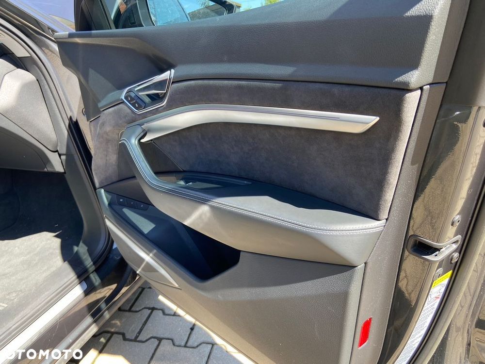 Audi e-tron 55 Quattro Advanced - 13