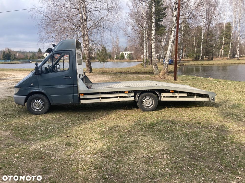 Mercedes-Benz Sprinter - 2