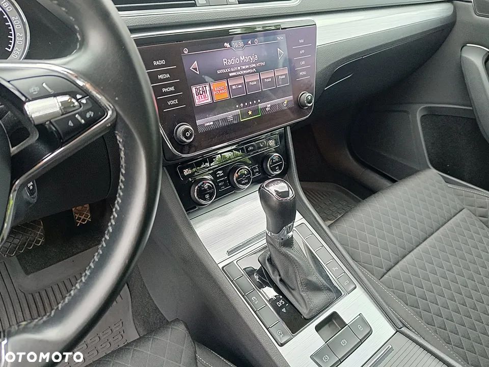 Skoda Superb 2.0 TDI Ambition DSG - 24