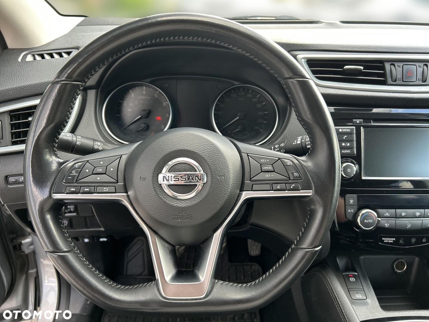 Nissan Qashqai 1.3 DIG-T Visia - 13